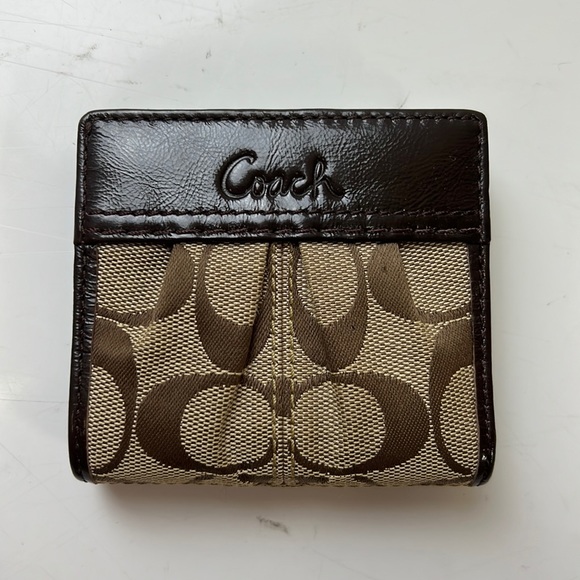 Coach Handbags - Coach vintage wallet B25